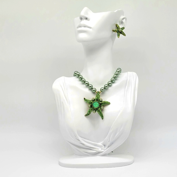 Heidi Daus Peridot Green Swarovski Crystal Starfish Earrings and Necklace Set - Picture 4 of 12